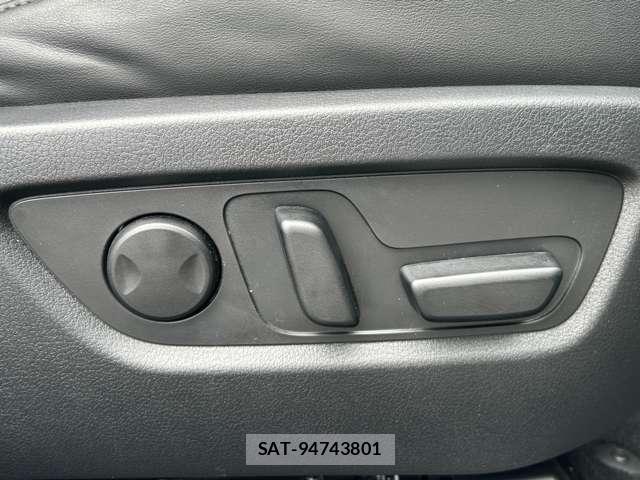 Mazda CX-30 2024-09 8854412-11