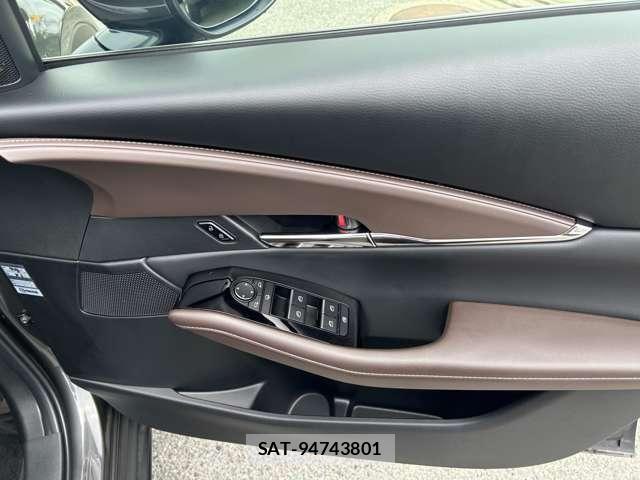 Mazda CX-30 2024-09 8854412-8