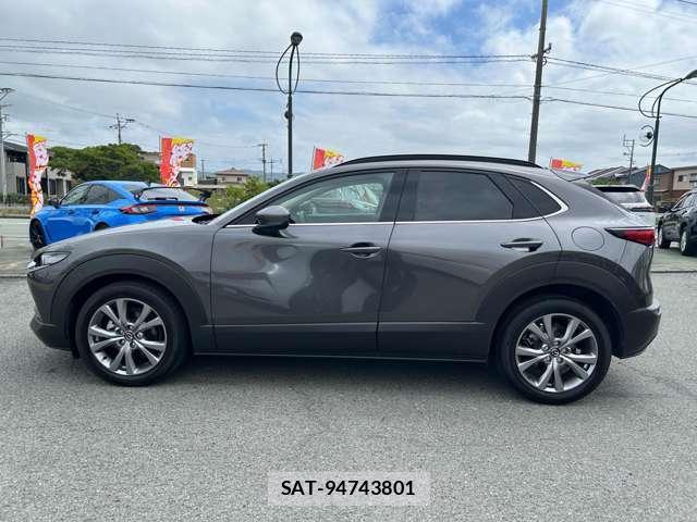 Mazda CX-30 2024-09 8854412-9