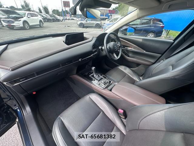 Mazda CX-30 2020-06 8854925-11