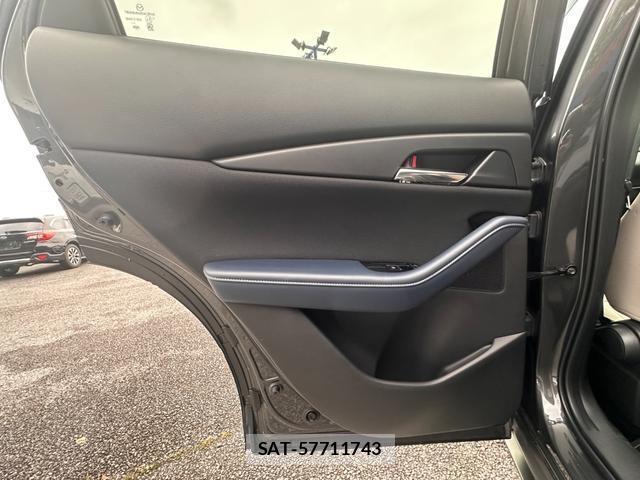 Mazda CX-30 2021-01 8854930-12