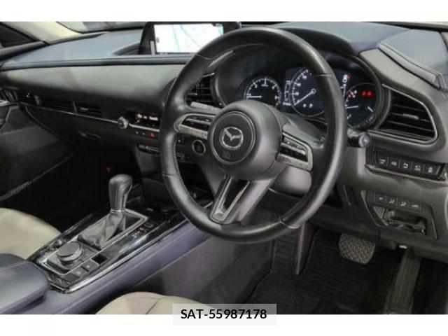 Mazda CX-30 2023-08 8856351-2