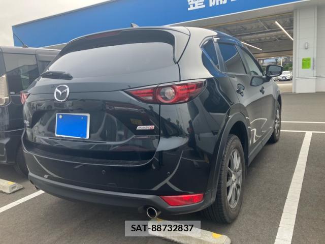 Mazda CX-5 2017-10 8854421-3
