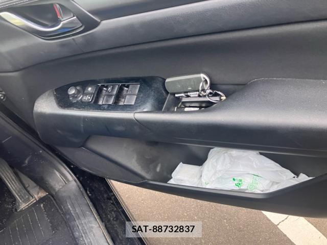 Mazda CX-5 2017-10 8854421-6