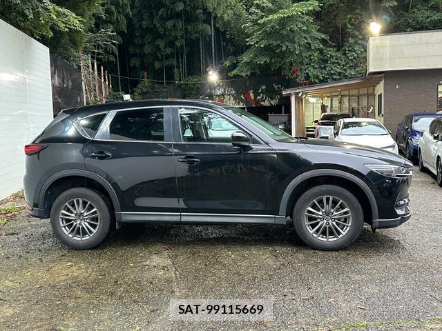 Mazda CX-5 2017-06 8855529-3