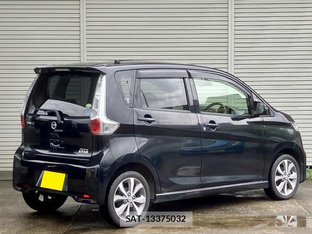 Nissan DAYZ 2013-10 8853980-1