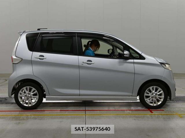Nissan DAYZ 2015-09 8854358-10