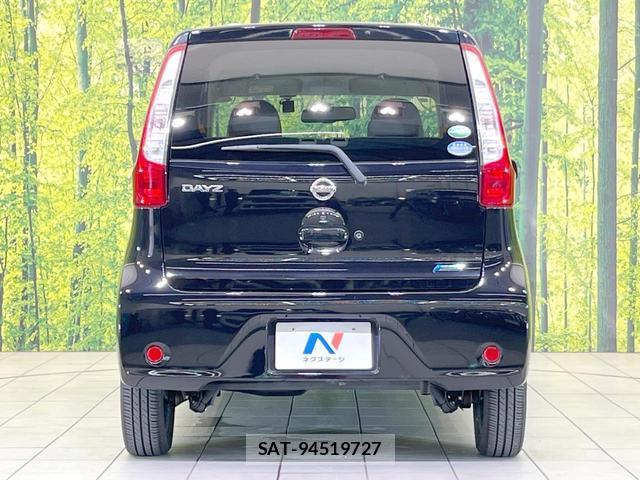Nissan DAYZ 2013-09 8855059-12