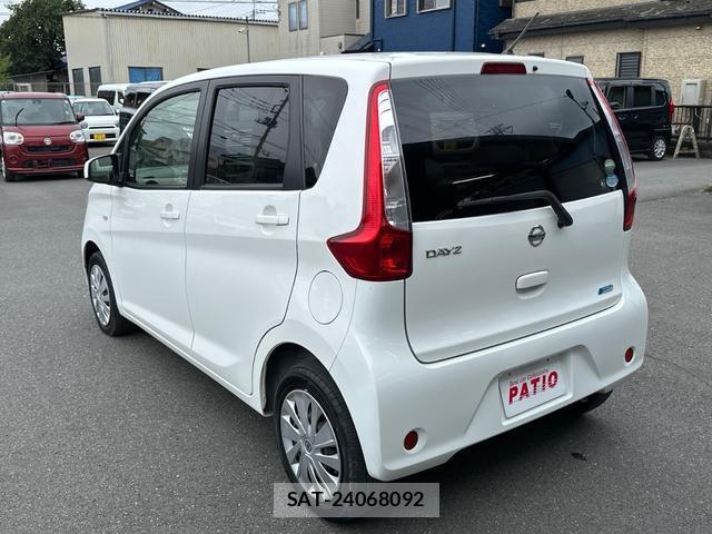 Nissan DAYZ 2015-10 8855630-18