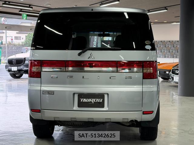 Mitsubishi DELICA 2017-04 8854255-1