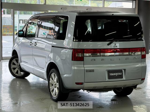 Mitsubishi DELICA 2017-04 8854255-11