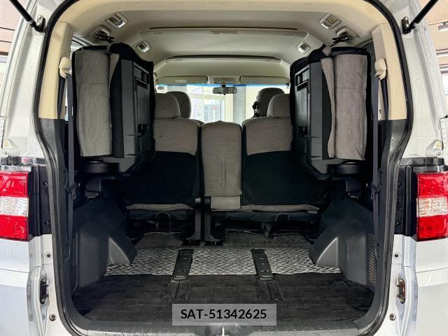 Mitsubishi DELICA 2017-04 8854255-12