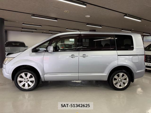 Mitsubishi DELICA 2017-04 8854255-3