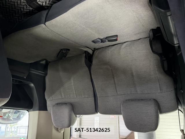 Mitsubishi DELICA 2017-04 8854255-6