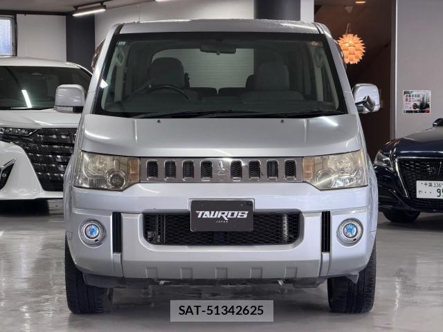 Mitsubishi DELICA 2017-04 8854255-8