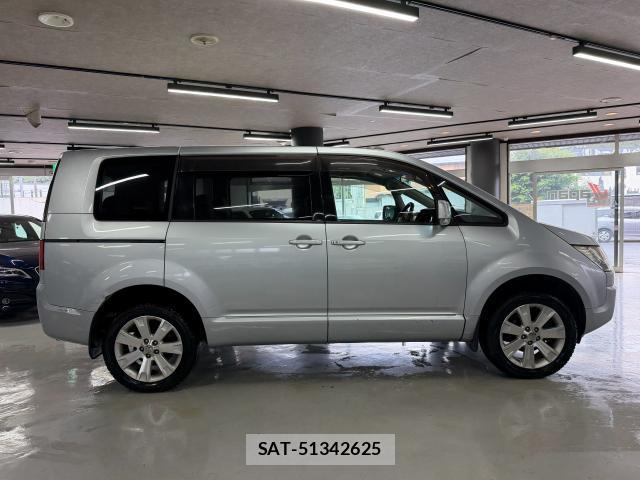 Mitsubishi DELICA 2017-04 8854255-9