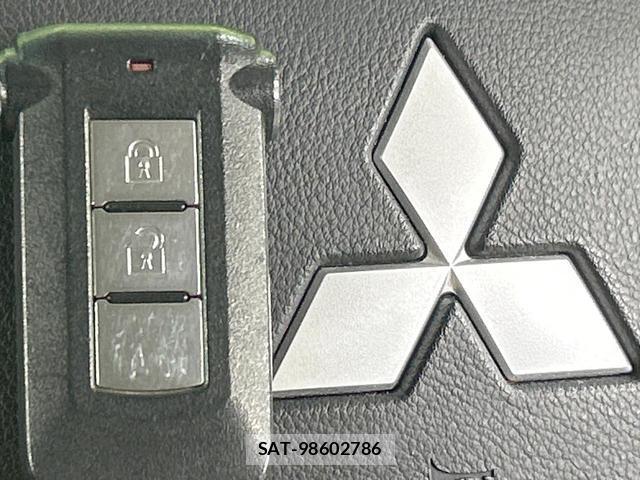 Mitsubishi DELICA 2011-11 8854698-5