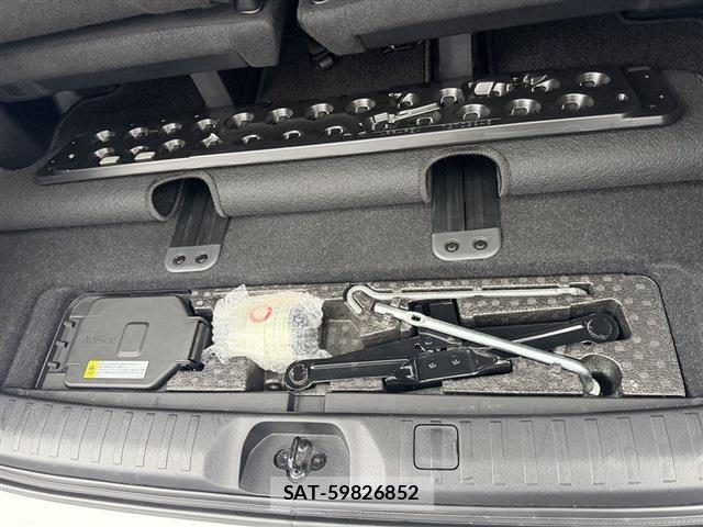 Mitsubishi DELICA 2024-11 8855268-11