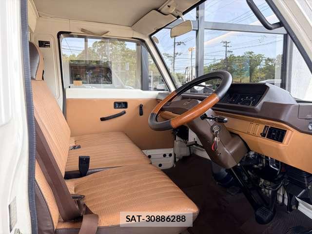 Mitsubishi DELICA TRUCK 1980-03 8854206-17