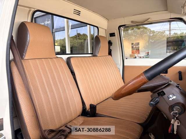 Mitsubishi DELICA TRUCK 1980-03 8854206-18