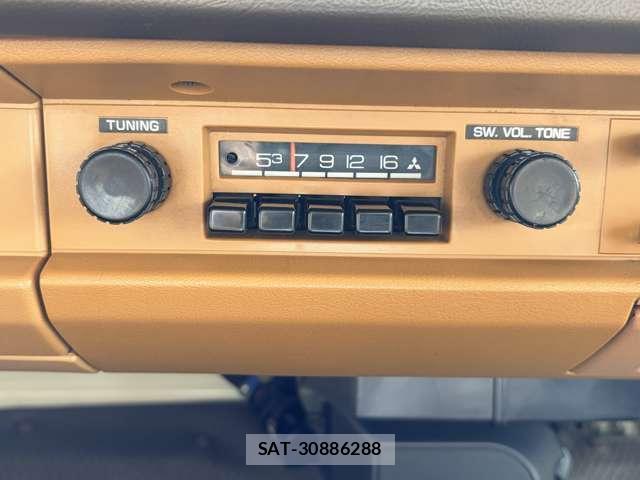 Mitsubishi DELICA TRUCK 1980-03 8854206-3