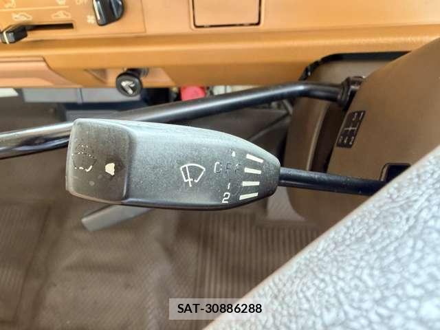 Mitsubishi DELICA TRUCK 1980-03 8854206-9