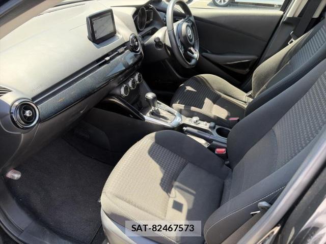 Mazda DEMIO 2017-07 8853873-5