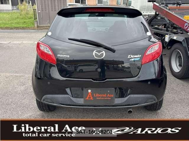 Mazda DEMIO 2012-02 8854054-2