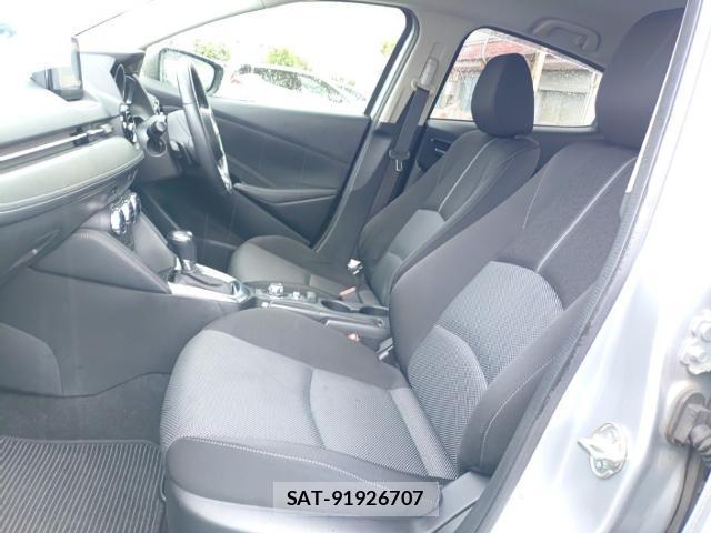 Mazda DEMIO 2017-08 8854194-15
