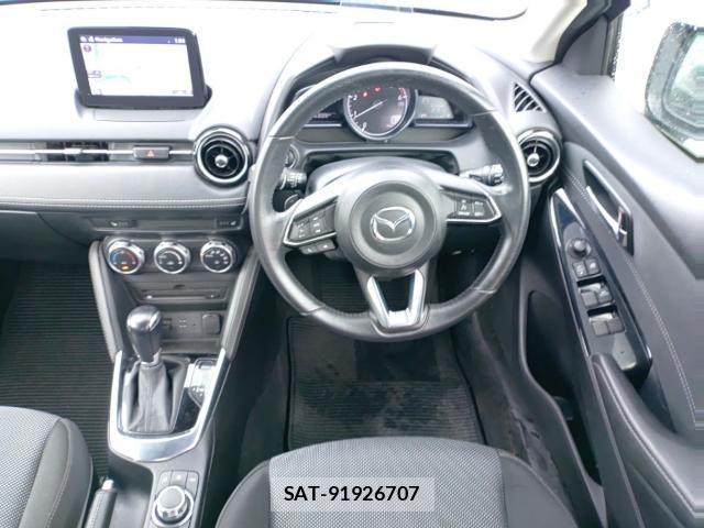 Mazda DEMIO 2017-08 8854194-2