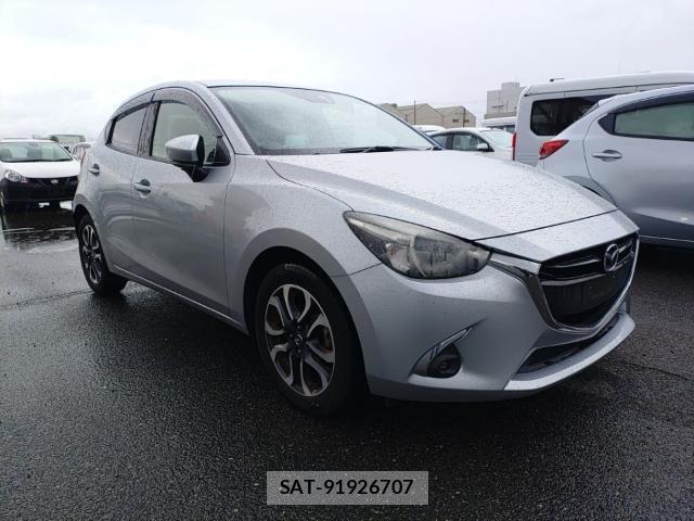 Mazda DEMIO 2017-08 8854194-3