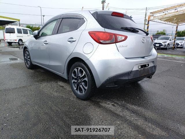 Mazda DEMIO 2017-08 8854194-5