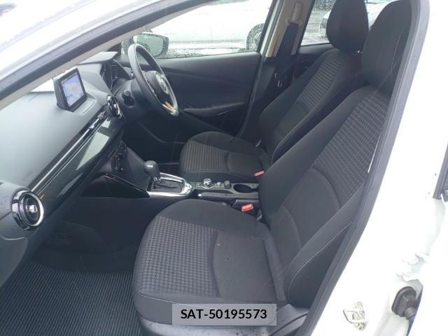 Mazda DEMIO 2017-10 8854196-15