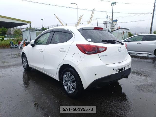 Mazda DEMIO 2017-10 8854196-5
