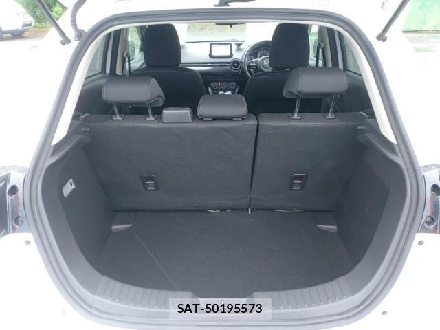 Mazda DEMIO 2017-10 8854196-7