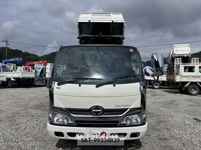Hino DUTRO 2015-02 8854309-1