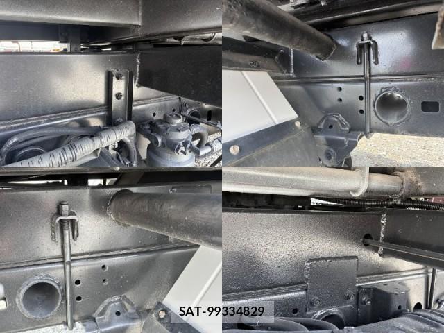 Hino DUTRO 2015-02 8854309-11