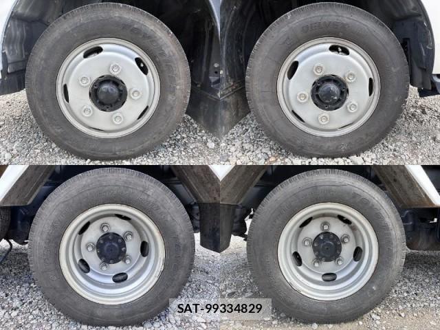 Hino DUTRO 2015-02 8854309-17