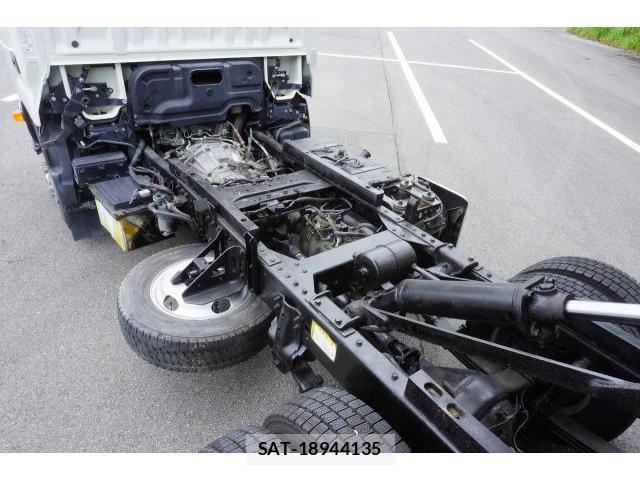 Hino DUTRO 2019-10 8854591-6