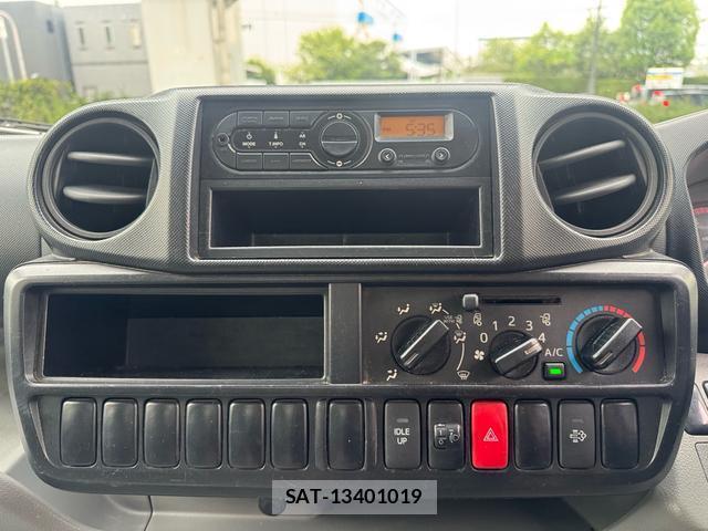 Toyota DYNA TRUCK 2017-06 8854958-12