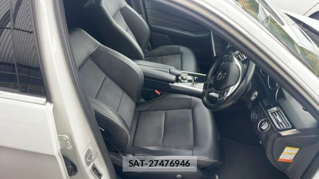 Mercedes Benz E-CLASS 2016-04 8855391-5