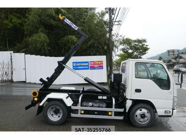 Isuzu ELF TRUCK 2012-10 8853874-17