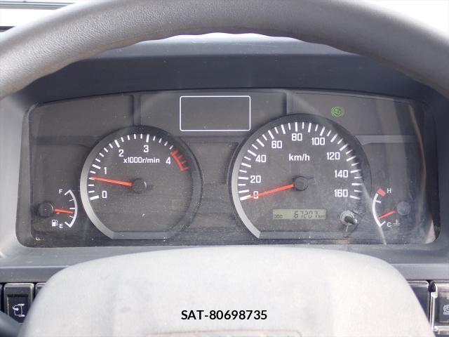 Isuzu ELF TRUCK 2018-04 8857122-2