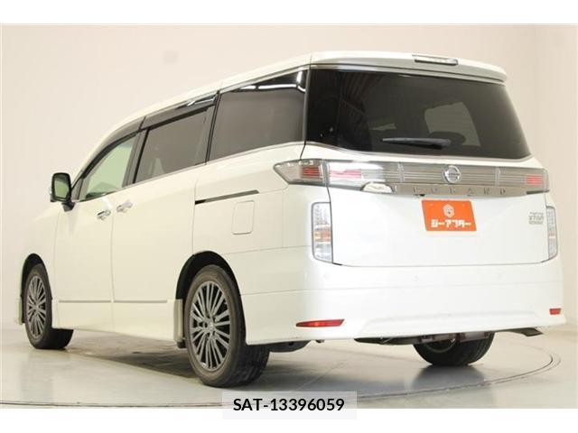 Nissan ELGRAND 2019-07 8853897-10