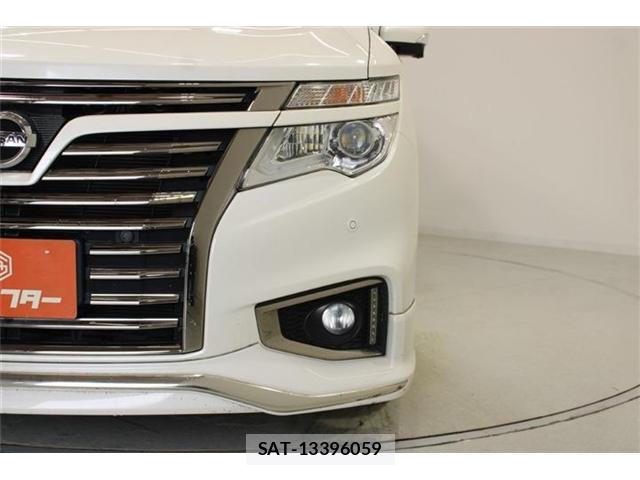 Nissan ELGRAND 2019-07 8853897-14