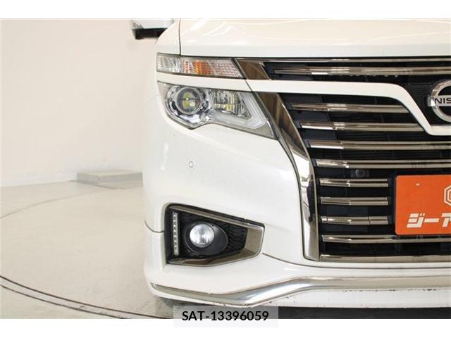 Nissan ELGRAND 2019-07 8853897-16