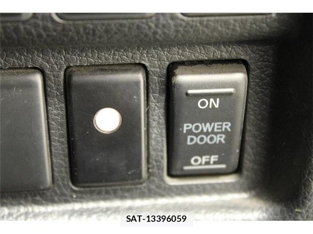 Nissan ELGRAND 2019-07 8853897-5