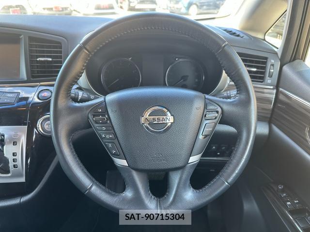 Nissan ELGRAND 2016-06 8854079-10