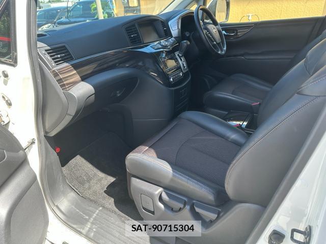 Nissan ELGRAND 2016-06 8854079-13
