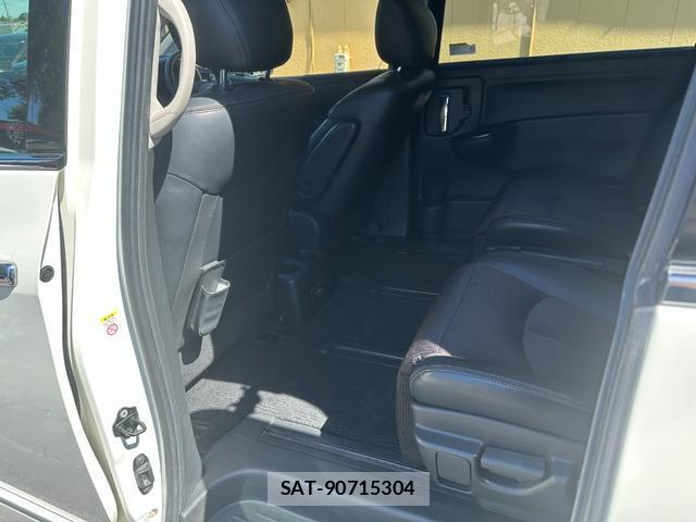 Nissan ELGRAND 2016-06 8854079-14